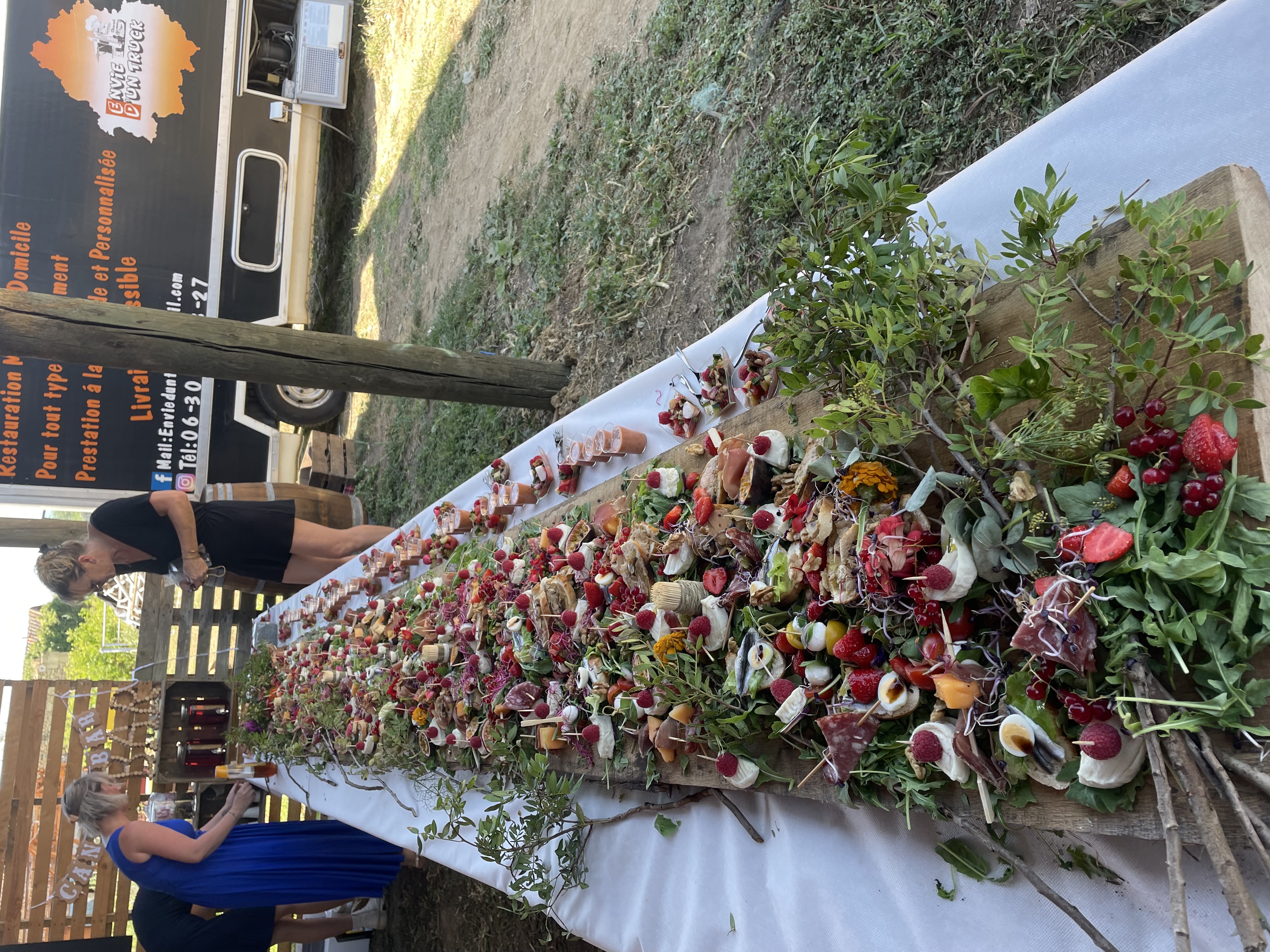Long sharing table for a corporate event
